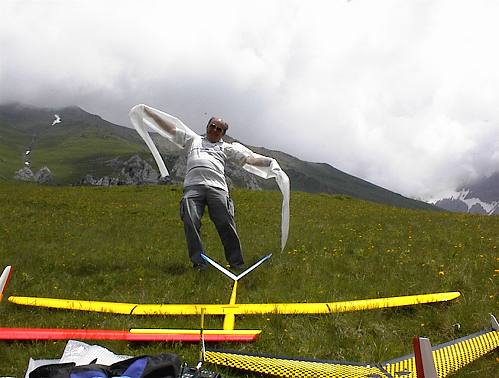 Gerd als lebender Nurflügel